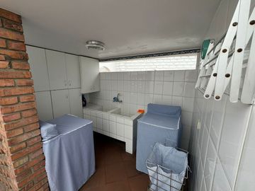 VENTA CASA CAMACHO (espalda colegio Roosevelt)