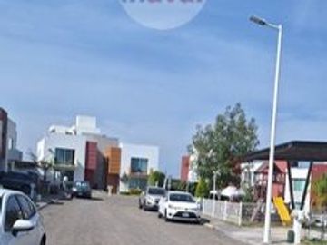 FRESNOS ORIENTE. EN TRES MARÍAS