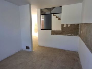 Casa en Venta Miraflores Country Club Los Lirios Mz Bh Lote 21 $125 Mil Dólares ID 1112132