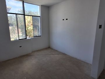 Casa en Venta Miraflores Country Club Los Lirios Mz Bh Lote 21 $125 Mil Dólares ID 1112132
