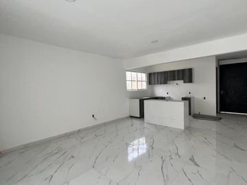 CASA EN UN NIVEL EN  VENTA