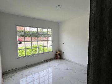 CASA EN UN NIVEL EN  VENTA