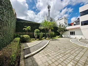 Casa de 4 recamaras, mas Jardín en El Tejar, Murillo Vidal.