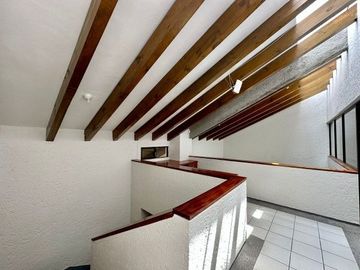 Casa de 4 recamaras, mas Jardín en El Tejar, Murillo Vidal.