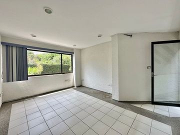Casa de 4 recamaras, mas Jardín en El Tejar, Murillo Vidal.