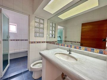 Casa de 4 recamaras, mas Jardín en El Tejar, Murillo Vidal.