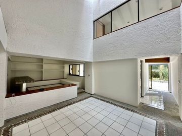 Casa de 4 recamaras, mas Jardín en El Tejar, Murillo Vidal.