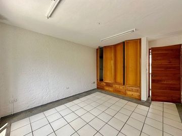Casa de 4 recamaras, mas Jardín en El Tejar, Murillo Vidal.