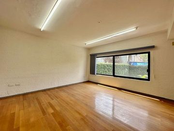 Casa de 4 recamaras, mas Jardín en El Tejar, Murillo Vidal.