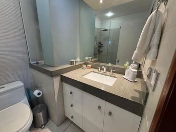 VENDO IMPECABLE DUPLEX FRENTE A PARQUE -  LA FLORESTA MONTERRICO