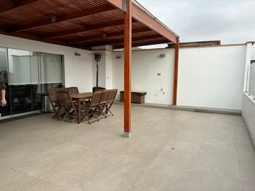 VENDO IMPECABLE DUPLEX FRENTE A PARQUE -  LA FLORESTA MONTERRICO