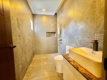 Amazing Brand New Duplex House and Lot for Sale in BF RESORTx Las Piñas City