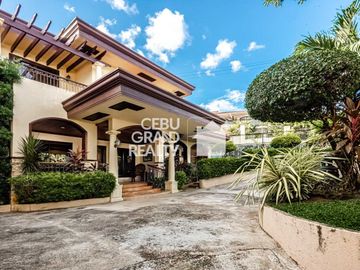Furnished 3 Bedroom House with Swimming Pool for Sale in Maria Luisa Park