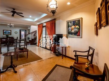 Furnished 3 Bedroom House with Swimming Pool for Sale in Maria Luisa Park