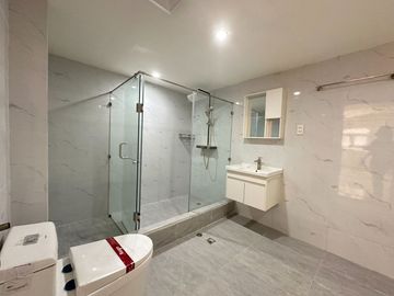 7 BEDROOMS CORNER MEDITERREANEAN DESIGN HOUSE AND LOT FOR SALE IN BF HOMES PARANAQUE