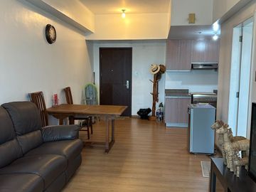 The St. Francis Shangri-La Place Tower 1 - 1 Bedroom Condo Unit with Balcony & 1 Parking Space