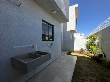 Compra tu Casa de 2 Habitaciones con Cisterna  en Pachuca a 30 mins del AIFA.