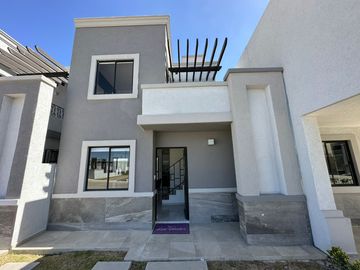Tu Espacio Personal: Casa Nueva con Cisterna y Cocina de 2 Habitaciones al Sur de Pachuca.