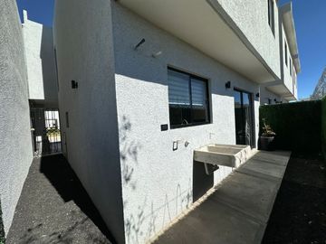 Oportunidad de Inversión: Casa en Venta de 3 Habitaciones en Los Viñedos Residencial Pachuca