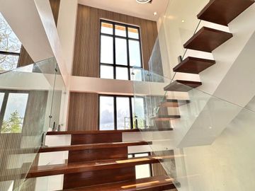 FOR SALE NEWLY BUILT MARVELOUS DESIGN 3 STOREY HOUSE IN BATANGAS