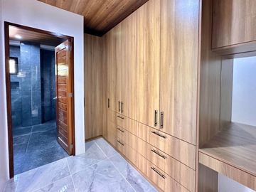 FOR SALE NEWLY BUILT MARVELOUS DESIGN 3 STOREY HOUSE IN BATANGAS