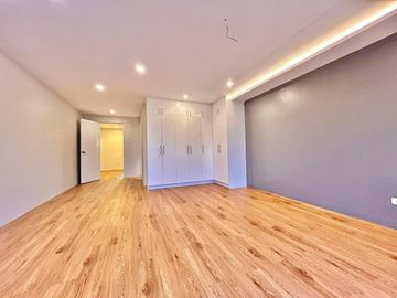 FOR SALE PRE-SELLING MAJESTIC DESIGN TRIPLEX TOWNHOUSE IN PILAR VILLAGE