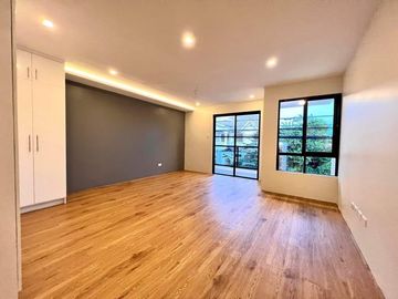 FOR SALE PRE-SELLING MAJESTIC DESIGN TRIPLEX TOWNHOUSE IN PILAR VILLAGE