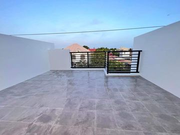 FOR SALE PRE-SELLING MAJESTIC DESIGN TRIPLEX TOWNHOUSE IN PILAR VILLAGE