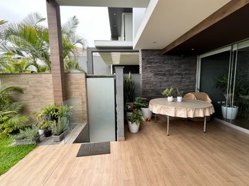 VENDO CASA MODERNA EN CASUARINAS SUR - SURCO