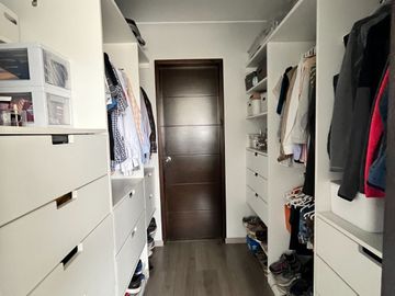 VENDO CASA MODERNA EN CASUARINAS SUR - SURCO