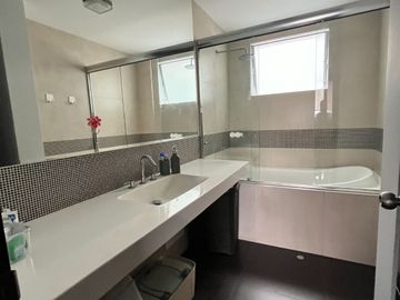 VENDO CASA MODERNA EN CASUARINAS SUR - SURCO