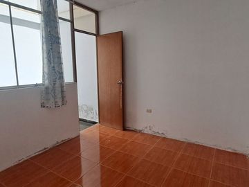 SE VENDE CASA EN URB. INGENIEROS CHICLAYO