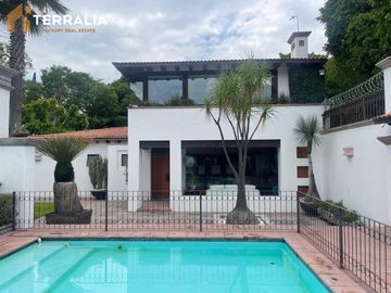 Casa en Venta en Alamos 1a sección estilo mexicano amplio jardin