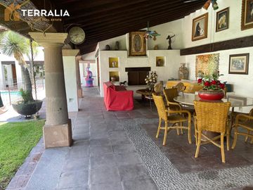 Casa en Venta en Alamos 1a sección estilo mexicano amplio jardin
