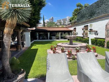Casa en Venta en Alamos 1a sección estilo mexicano amplio jardin