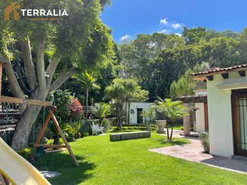 Casa en Venta en Alamos 1a sección estilo mexicano amplio jardin