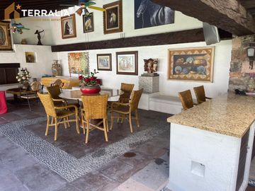 Casa en Venta en Alamos 1a sección estilo mexicano amplio jardin