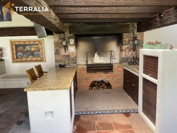 Casa en Venta en Alamos 1a sección estilo mexicano amplio jardin