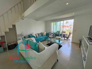 Departamento en venta con terraza, vista a los jardines y albercas