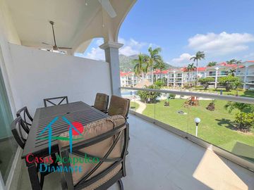 Departamento en venta con terraza, vista a los jardines y albercas