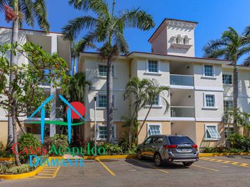 Departamento en venta con terraza, vista a los jardines y albercas