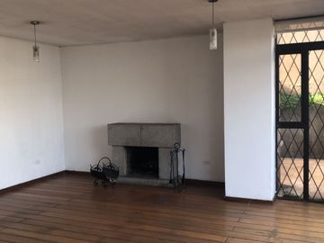 DEPARTAMENTO DUPLEX EN LA AV. ELOY ALFARO