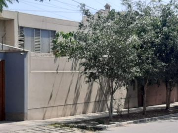 VENDO CASA  CERCA A PRIMAVERA  392M2. (PRECIO CONVERSABLE)