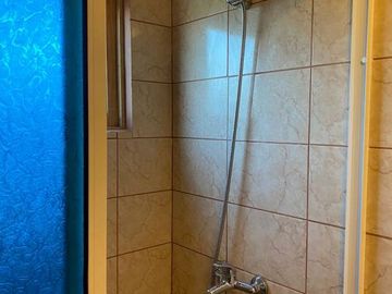 INVERSIÓN HERMOSO SITIO EN VENTA CON DOS AMPLIAS CABAÑAS