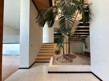 CASA EN VENTA EN LOMAS DE LAS AMERICAS HAB. EN PLANTA BAJA