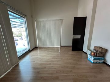 CASA EN VENTA EN LOMAS DE LAS AMERICAS HAB. EN PLANTA BAJA
