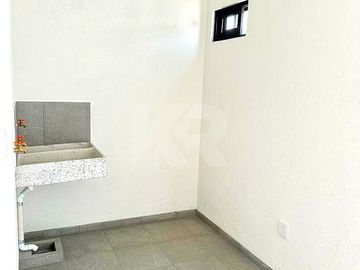 Casa Minimalista con Roof Top, Jardín y Alberca en Privada de Lujo $8,490,000 MXN