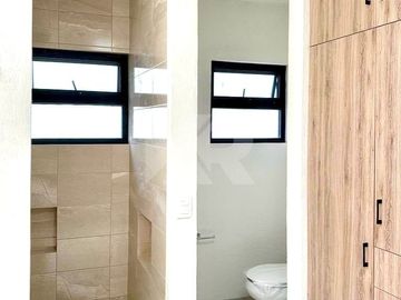 Casa Minimalista con Roof Top, Jardín y Alberca en Privada de Lujo $8,490,000 MXN