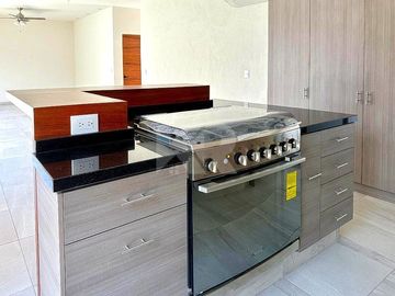 Casa Minimalista con Roof Top, Jardín y Alberca en Privada de Lujo $8,490,000 MXN