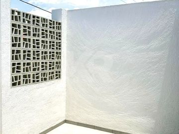 Casa Minimalista con Roof Top, Jardín y Alberca en Privada de Lujo $8,490,000 MXN